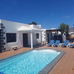 villa-utopia-playa-blanca-lanzarote.in-canary-islands.com/